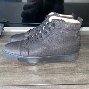 100% authentic Louboutin still in great condition still in store no box buy now